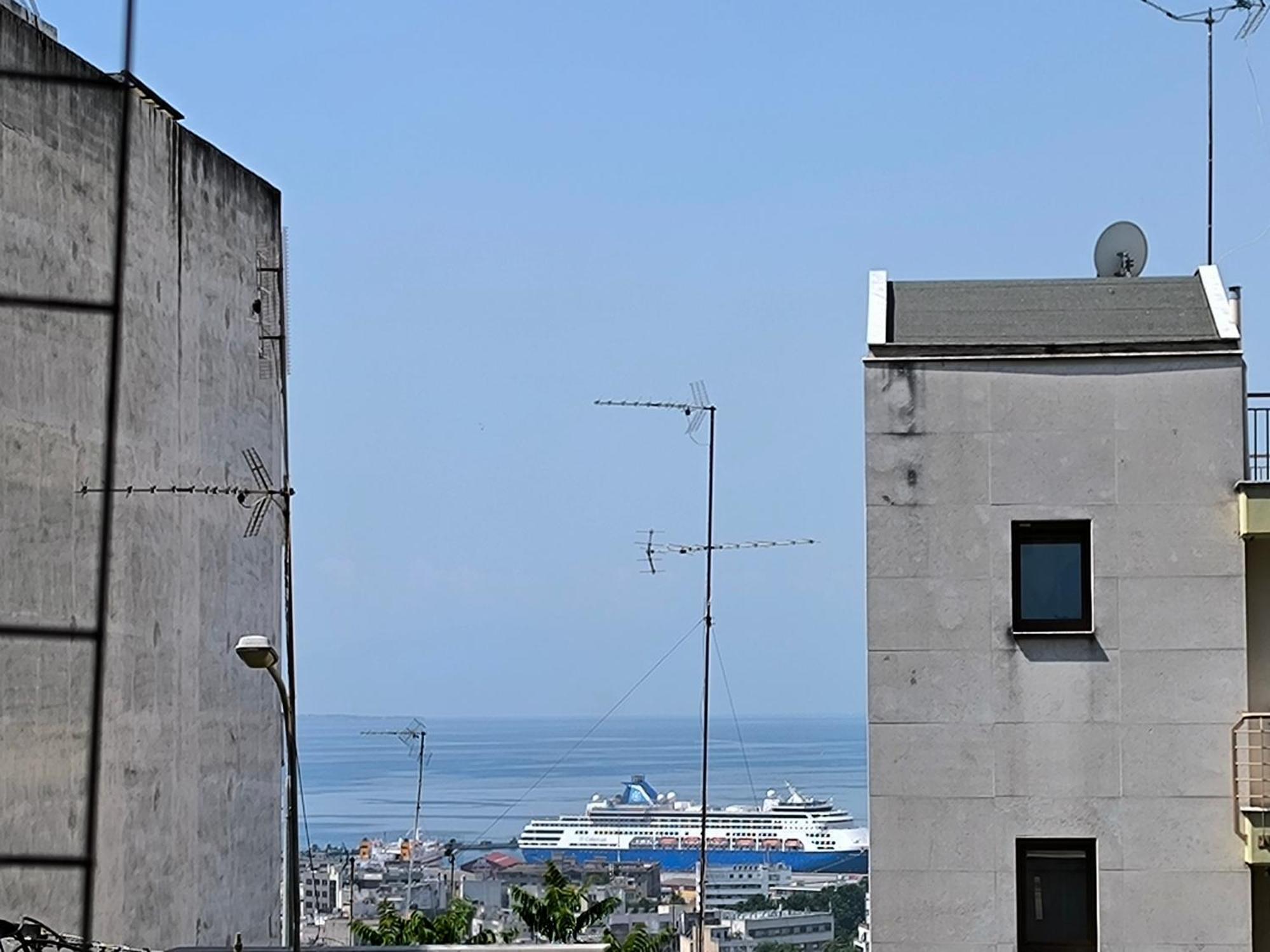 Port View, Veranda, 80 Sqm, Spacious Place For 6 Thessaloniki Exterior photo